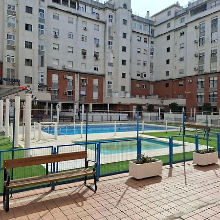 Habitacion Particular Con Bano Privado Sevilla Eksteriør billede