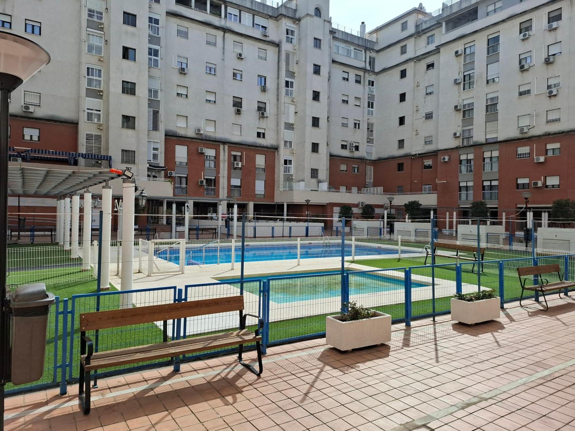 Habitacion Particular Con Bano Privado Sevilla Eksteriør billede