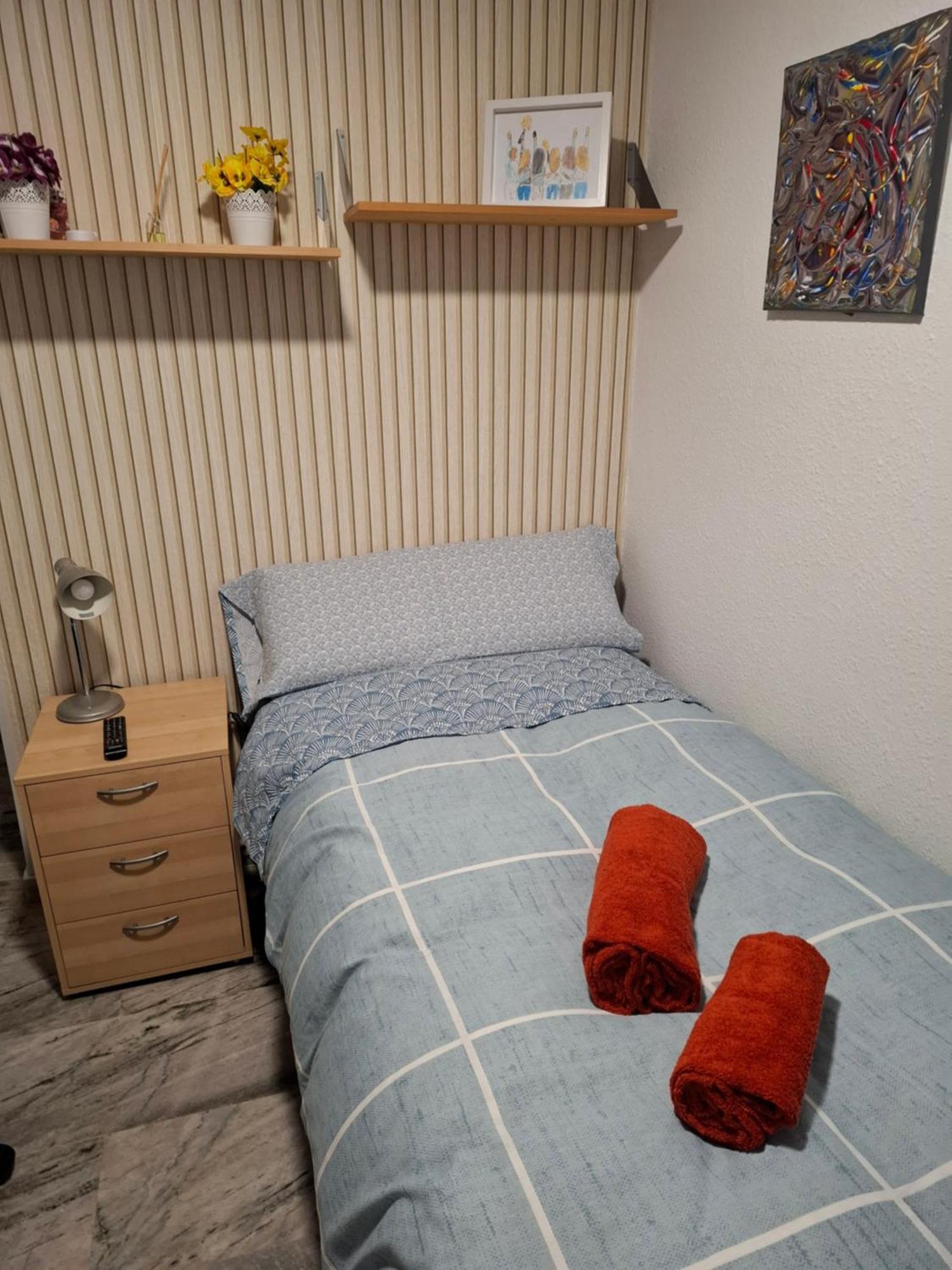 Habitacion Particular Con Bano Privado Sevilla Eksteriør billede